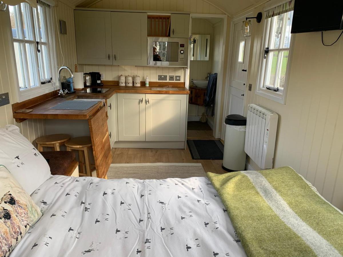 Weatherhead Farm Shepherds Hut Villa Бъкингам Екстериор снимка
