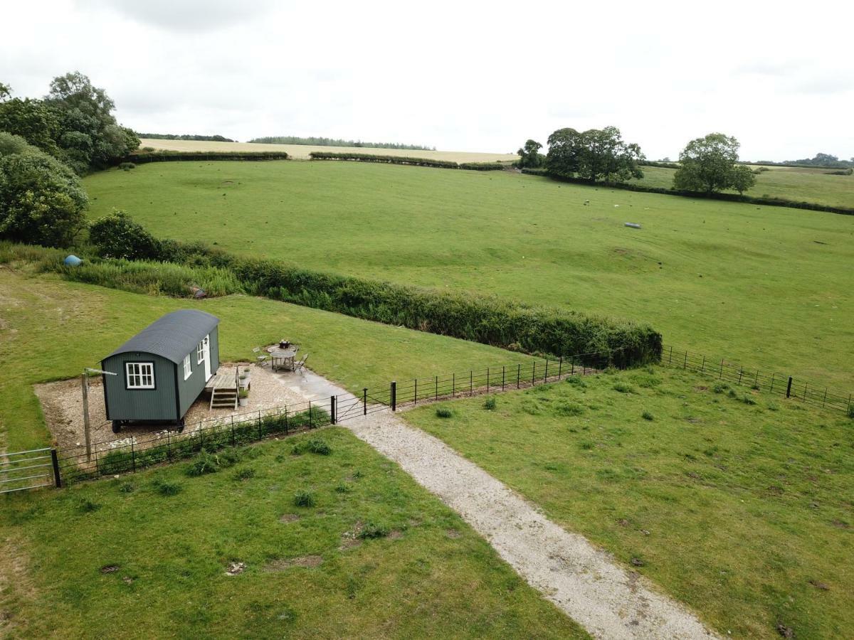 Weatherhead Farm Shepherds Hut Villa Бъкингам Екстериор снимка
