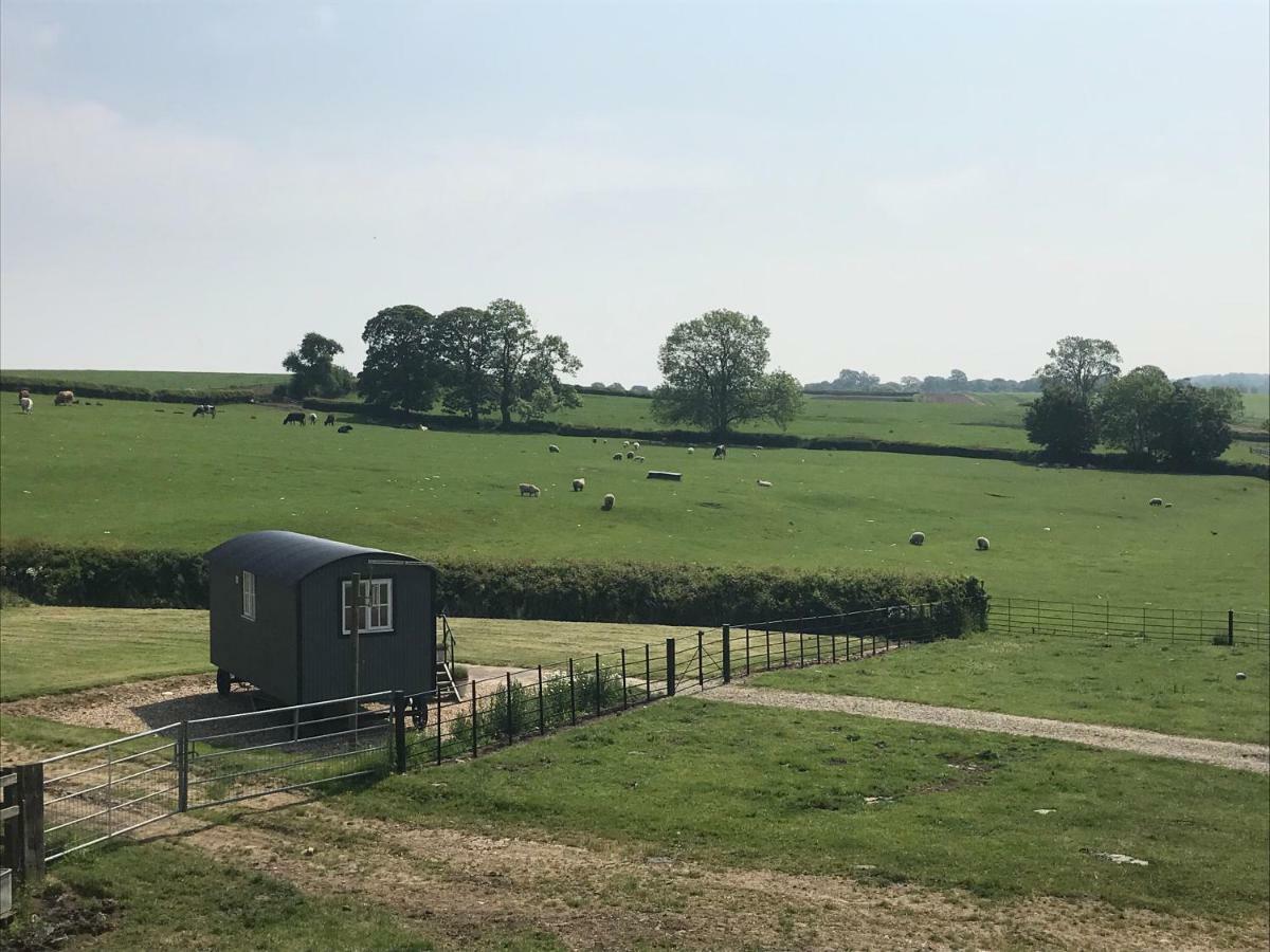 Weatherhead Farm Shepherds Hut Villa Бъкингам Екстериор снимка