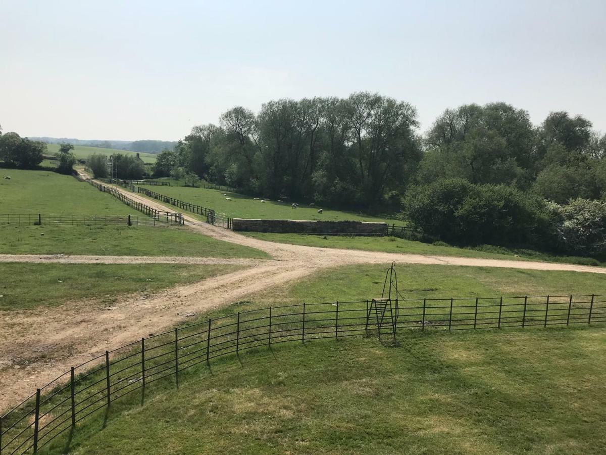 Weatherhead Farm Shepherds Hut Villa Бъкингам Екстериор снимка